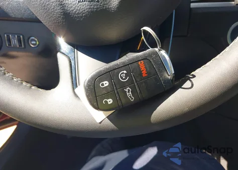 2023 Chrysler 300 300S z USA, uszkodzony, nr VIN 2C3CCABG7PH620410